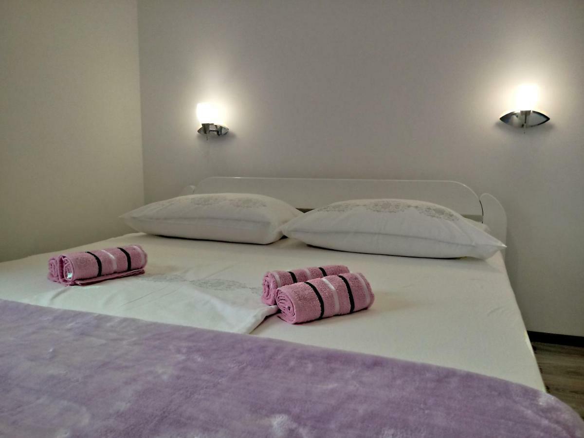 Apartmani Marijana Šibenik Exteriör bild