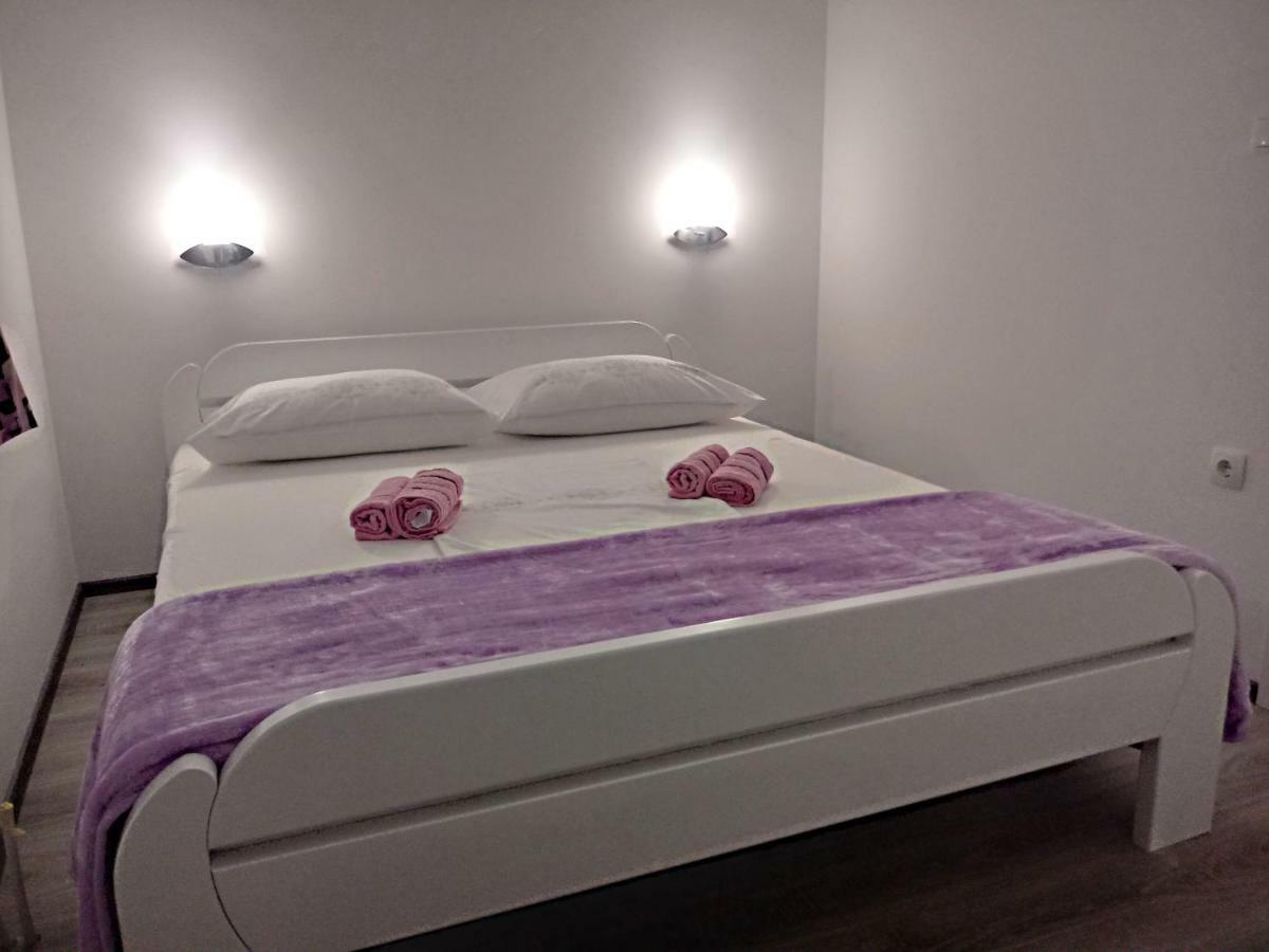 Apartmani Marijana Šibenik Exteriör bild